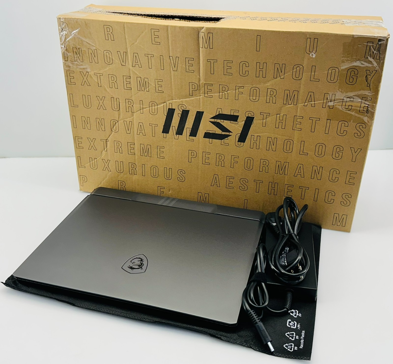 MSI Vector 16 Core Ultra 9 64GB x 4TB SSD RTX 5070