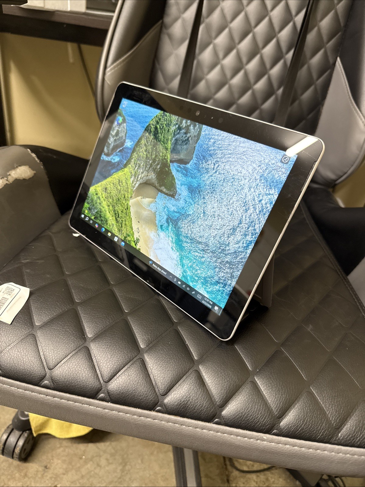 Microsoft Surface Go 1824 Intel 4415Y 8G 128 128gb Windows 10 Pro Charger Includ