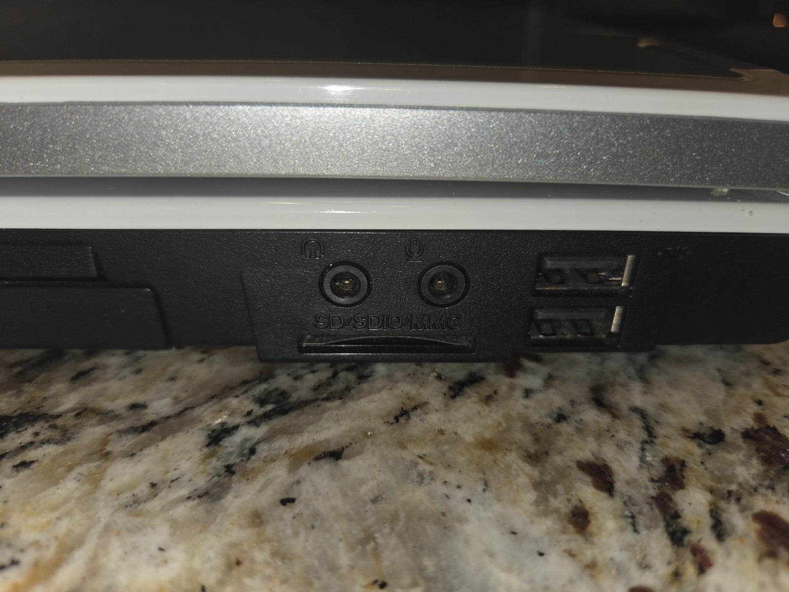 Dell Inspiron 1501 AMD Athlon x2, Fully Functional, Phenomenal Condition