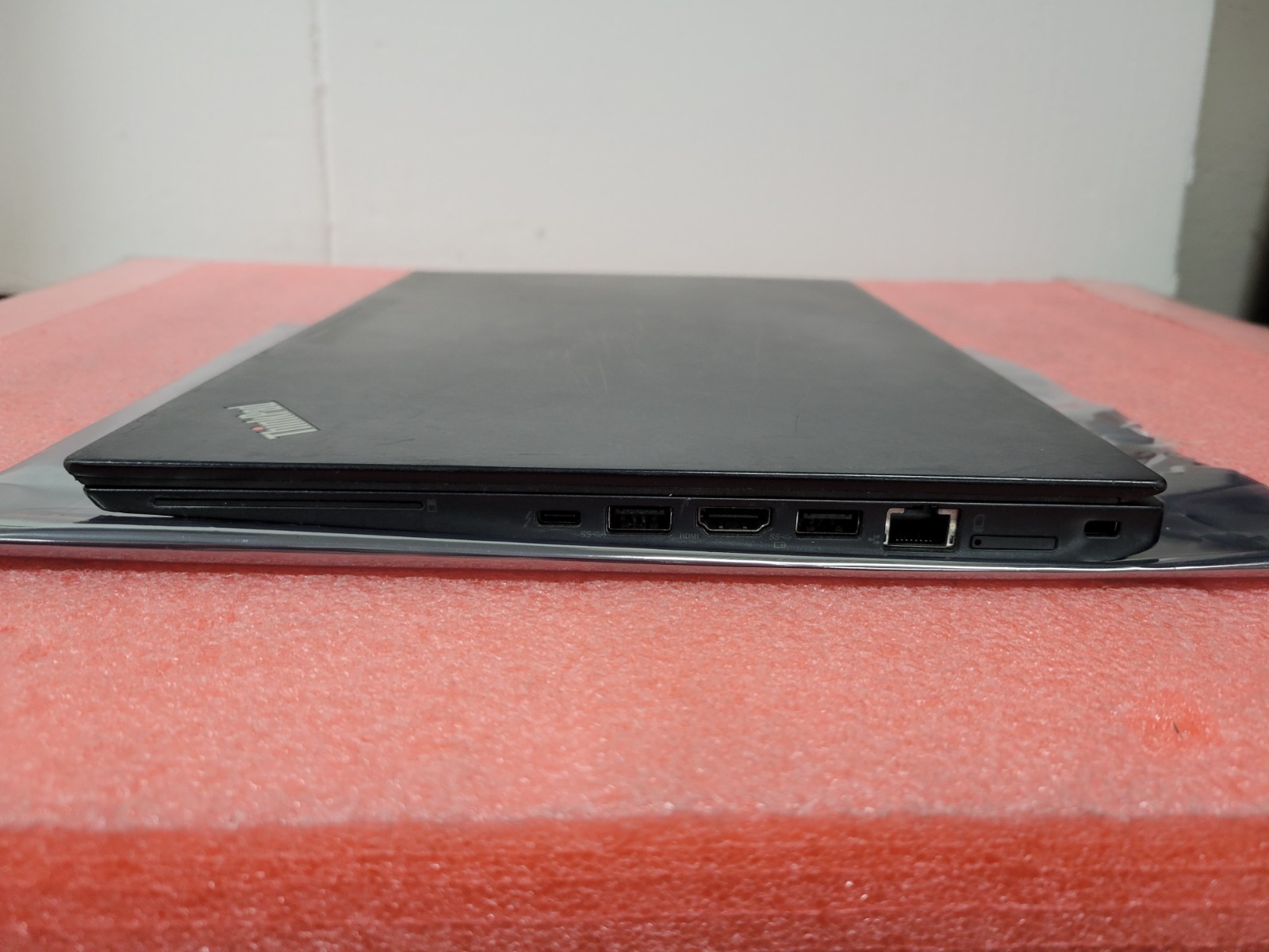Lenovo ThinkPad T470S 14″ i5-7300U 4GB RAM *NO HDD/OS/COVER/BATT/AS IS* | LP520