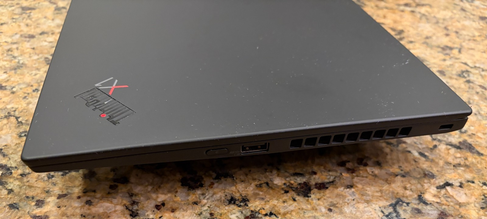 Lenovo ThinkPad X1 Carbon Gen 8 Intel i7 10510U 16GB RAM 512GB SSD 14″ FHD
