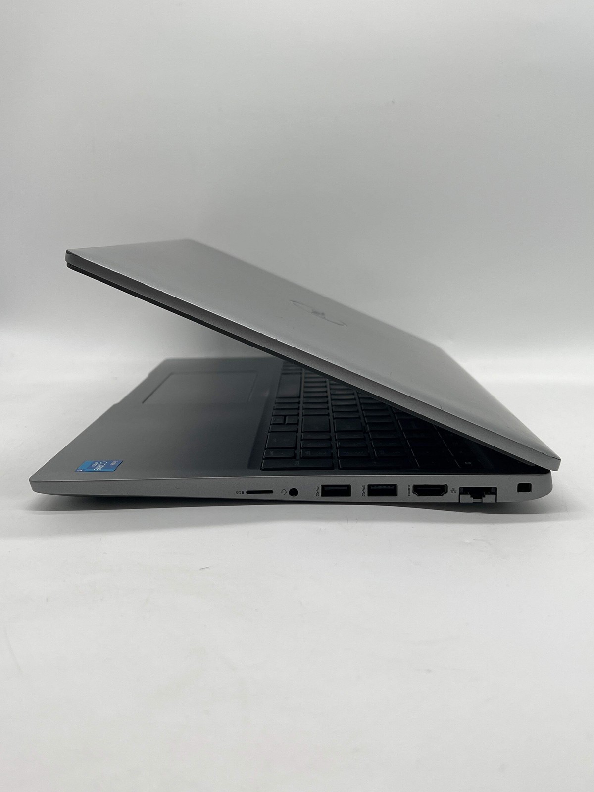 Dell Latitude 5520 15.6″ Intel Core i5-1145G7 16GB RAM 512GB SSD Gray – Used