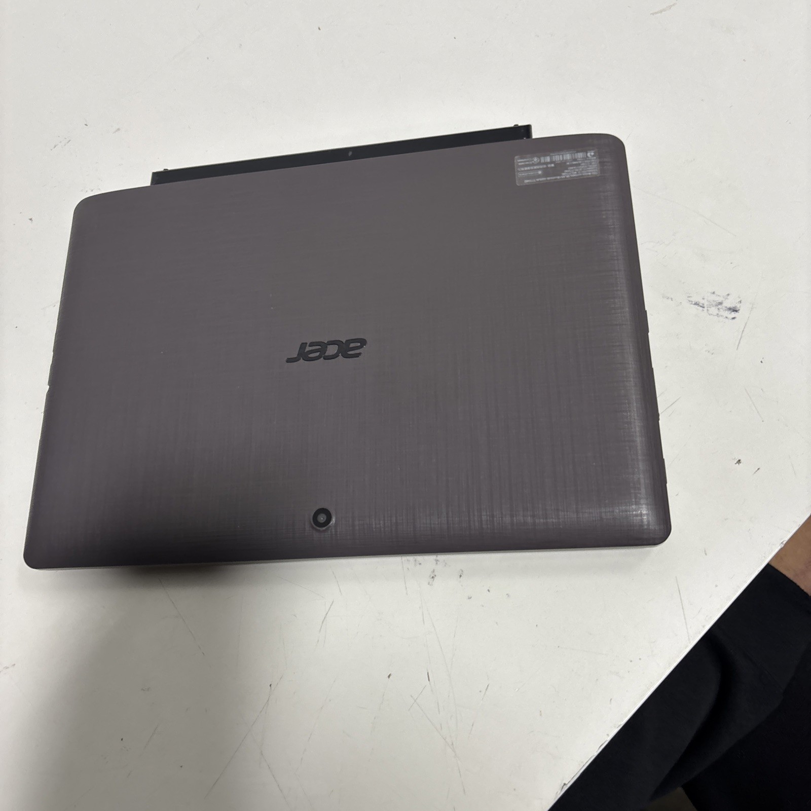 Acer Aspire 10e SW3-016 2-in-1 Multi-Touch Laptop/Tablet 1.44 GHz Windows 10