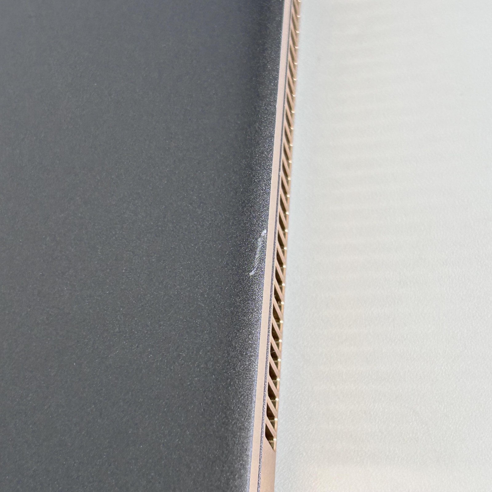 HP Spectre 15 x360 4K TOUCH i7-8705G 16GB 1TB AMD Radeon RX Vega M GL FRAME GAP
