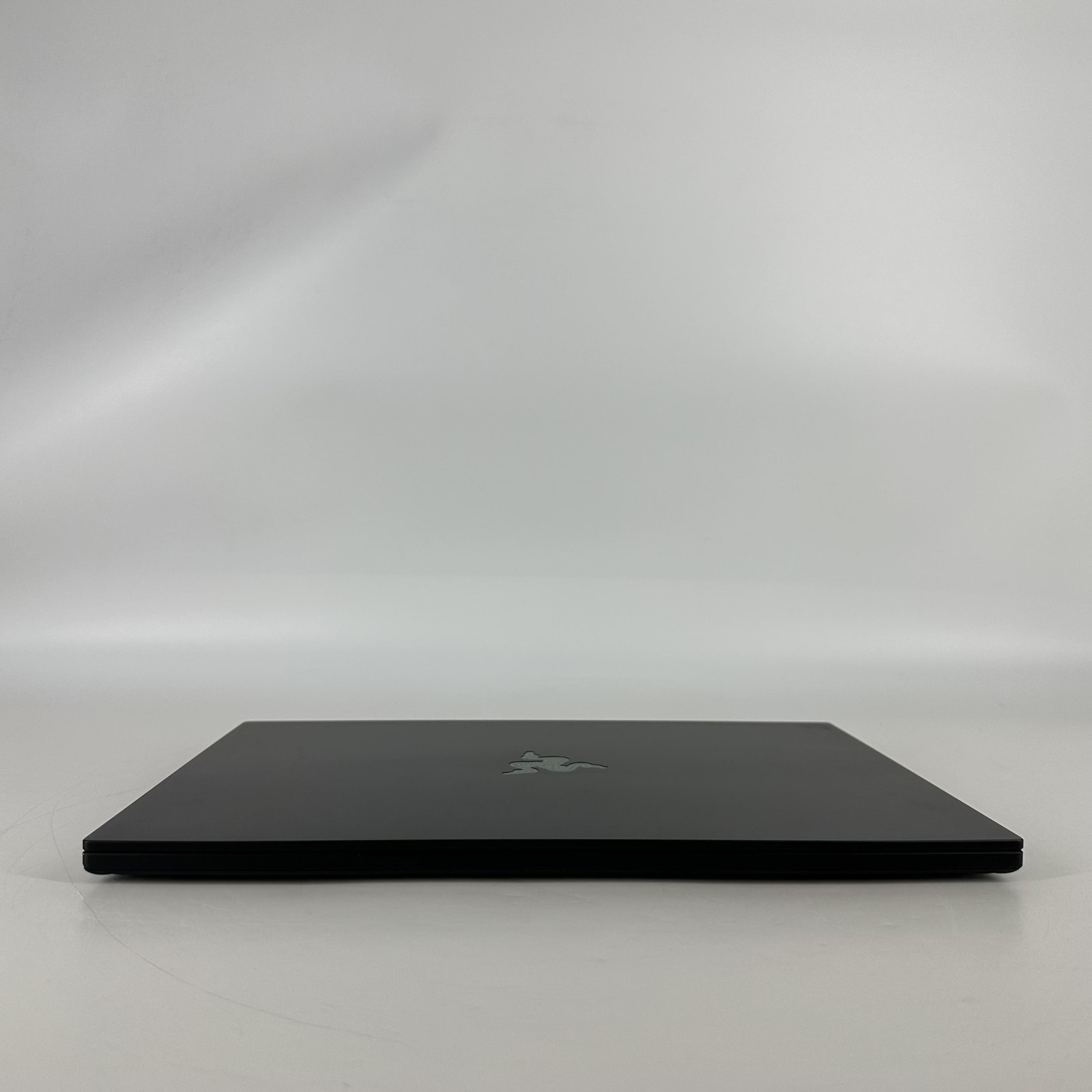 Razer Blade 16 240Hz QHD+ 2.0 GHz Ryzen AI 9 HX 370 64GB 2TB/2TB RTX 5090