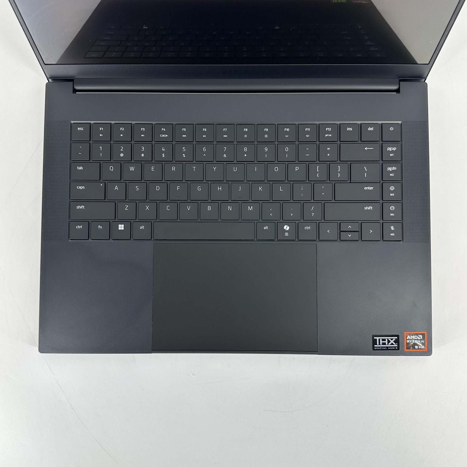 Razer Blade 16 240Hz QHD+ 2.0 GHz Ryzen AI 9 HX 370 64GB 2TB/2TB RTX 5090