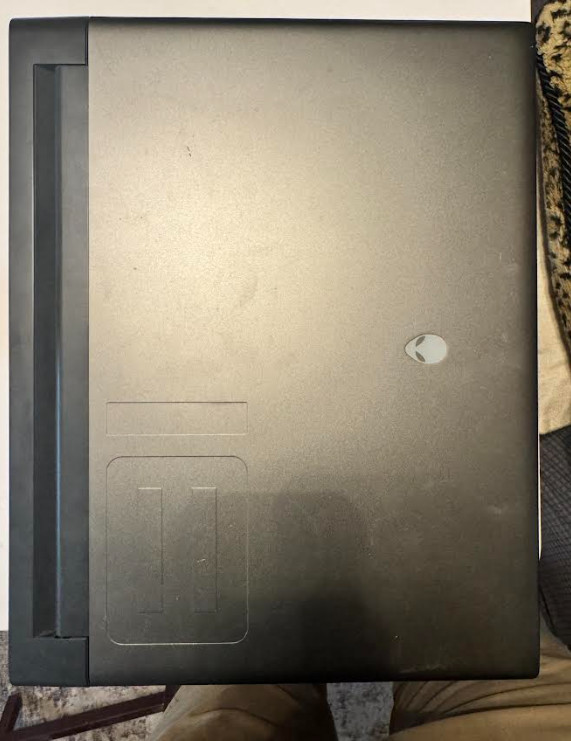 Alienware m18 R2, i9-14900HX, RTX 4090, 64GB RAM, 4TB SSD, 2K 165Hz