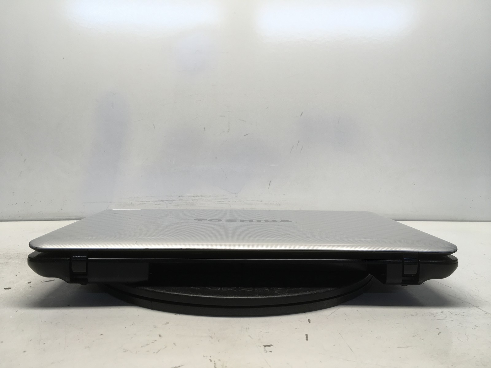 Toshiba Satellite L755-S5167 Intel i5-2450M 2.5GHz 4 GB NO HDD No Batt