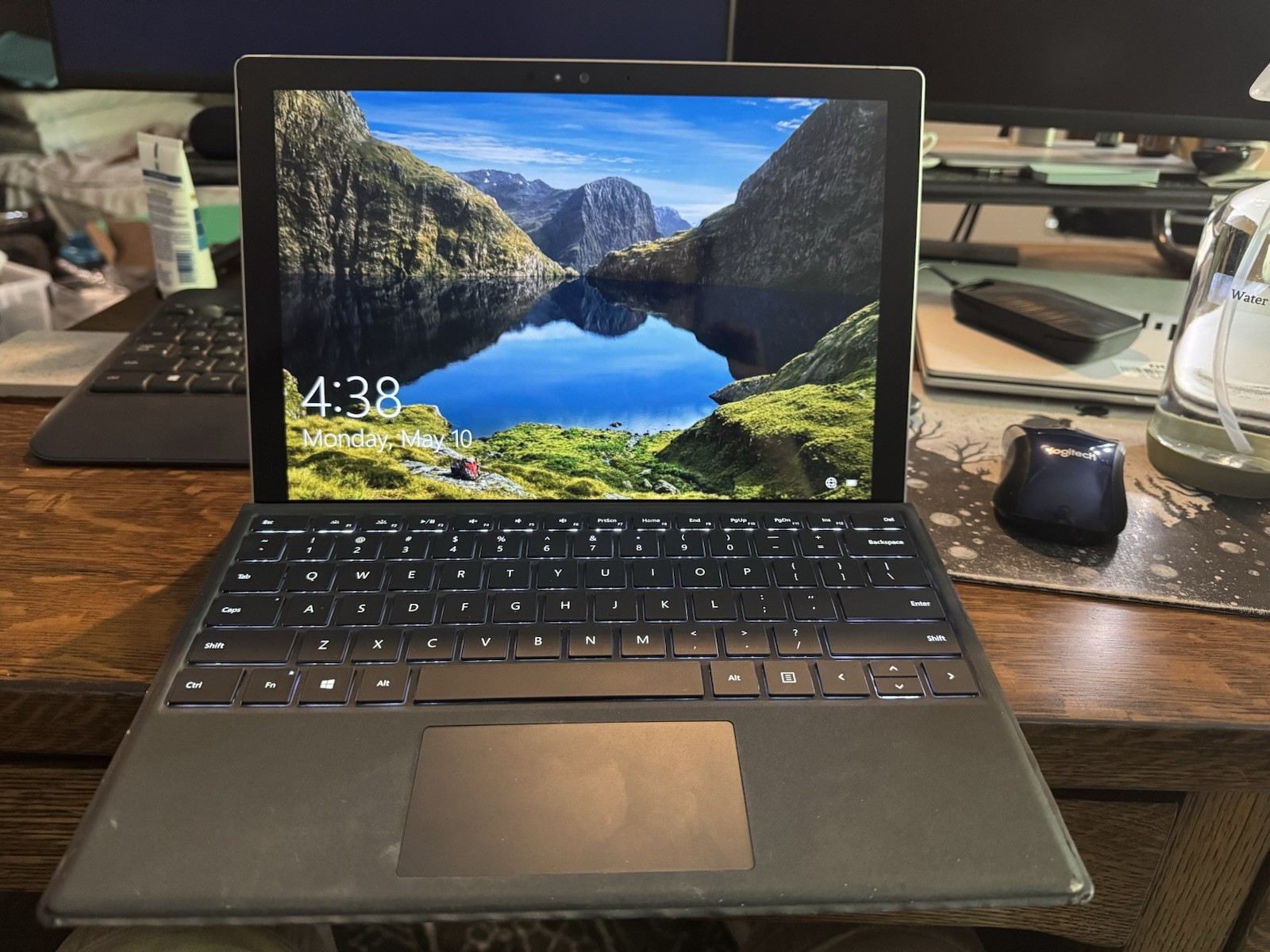 Microsoft Surface Pro (128GB, i5 7th Gen, 8gb RAM)