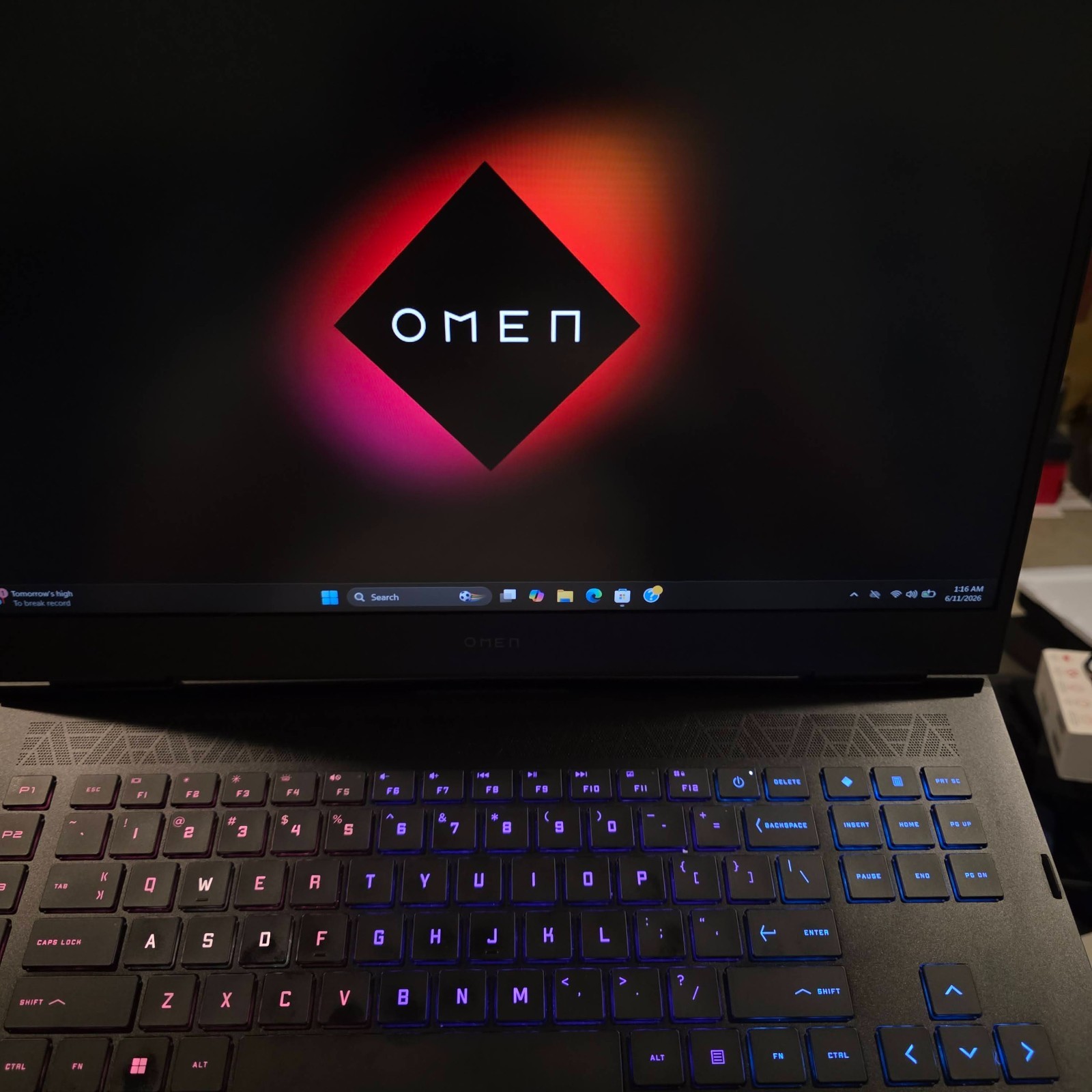 HP Omen 17.3″ 1080P 144Hz i7-13700HX 16GB 1TB SSD RTX 4060 140W 8G DDR6 Fast SH