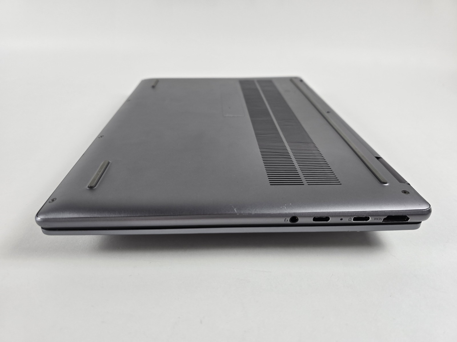 Lenovo Yoga 7 14″ WUXGA Touch 2-in-1 Ryzen 7 8840HS 16GB 1TB SSD – Used- READ