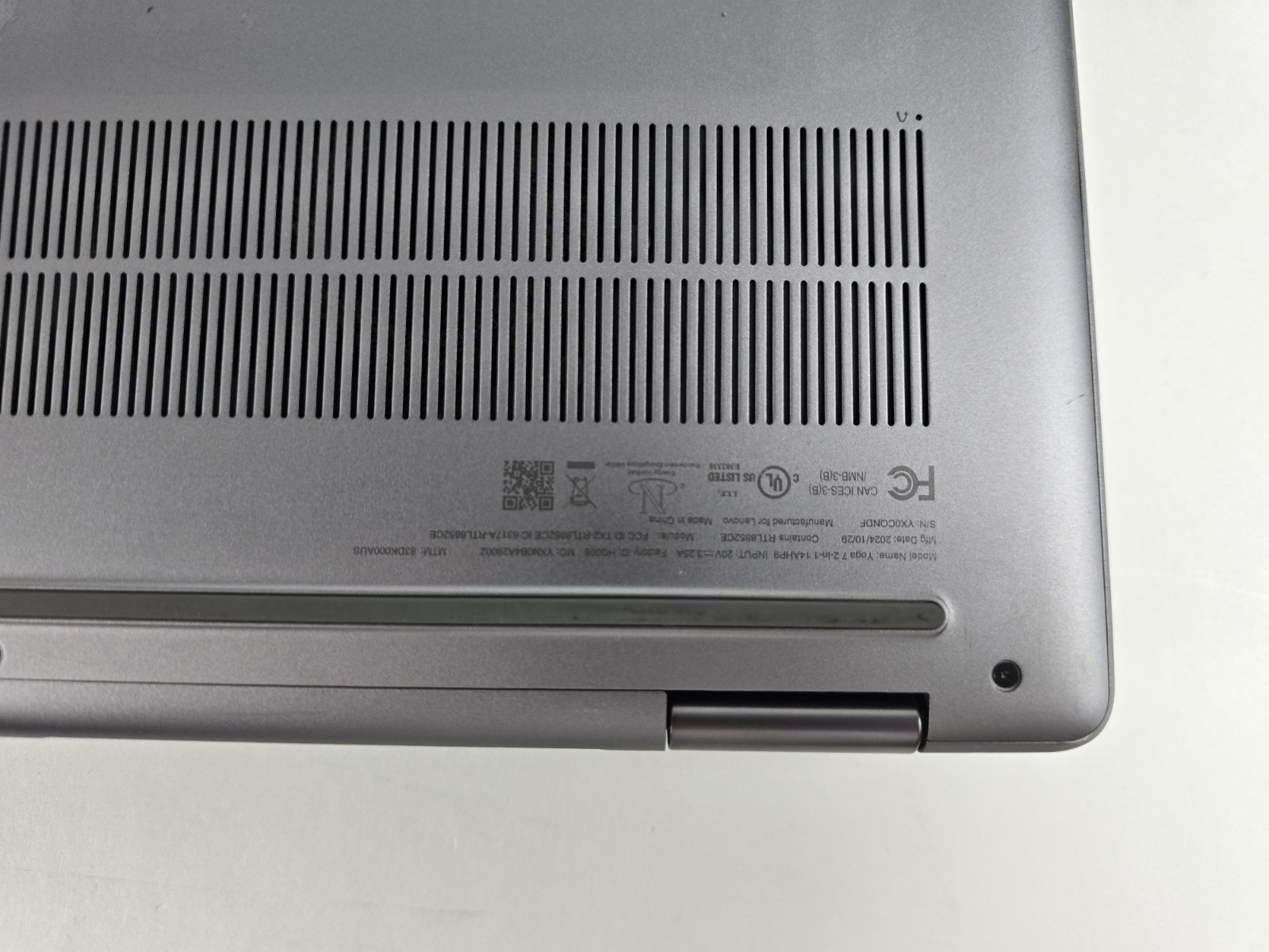 Lenovo Yoga 7 14″ WUXGA Touch 2-in-1 Ryzen 7 8840HS 16GB 1TB SSD – Used- READ