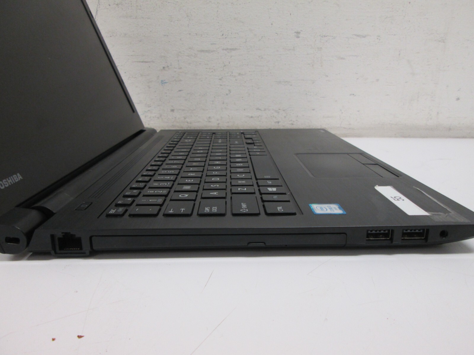 Toshiba Tecra C50-C i3-6100U@2.3ghz 1tb HDD 8gb RAM Win10 Pro