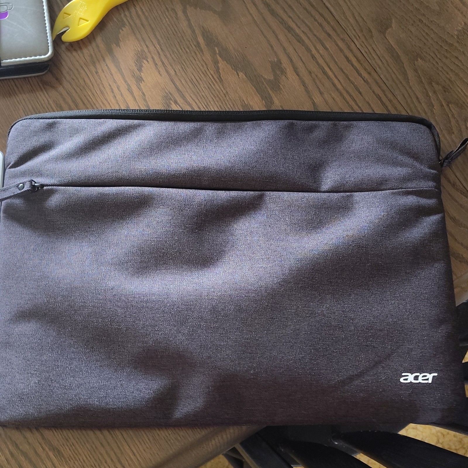 Acer Chromebook 14″ Full HD 1920×1080 Silver Laptop with Acer Sleeve Chrome OS
