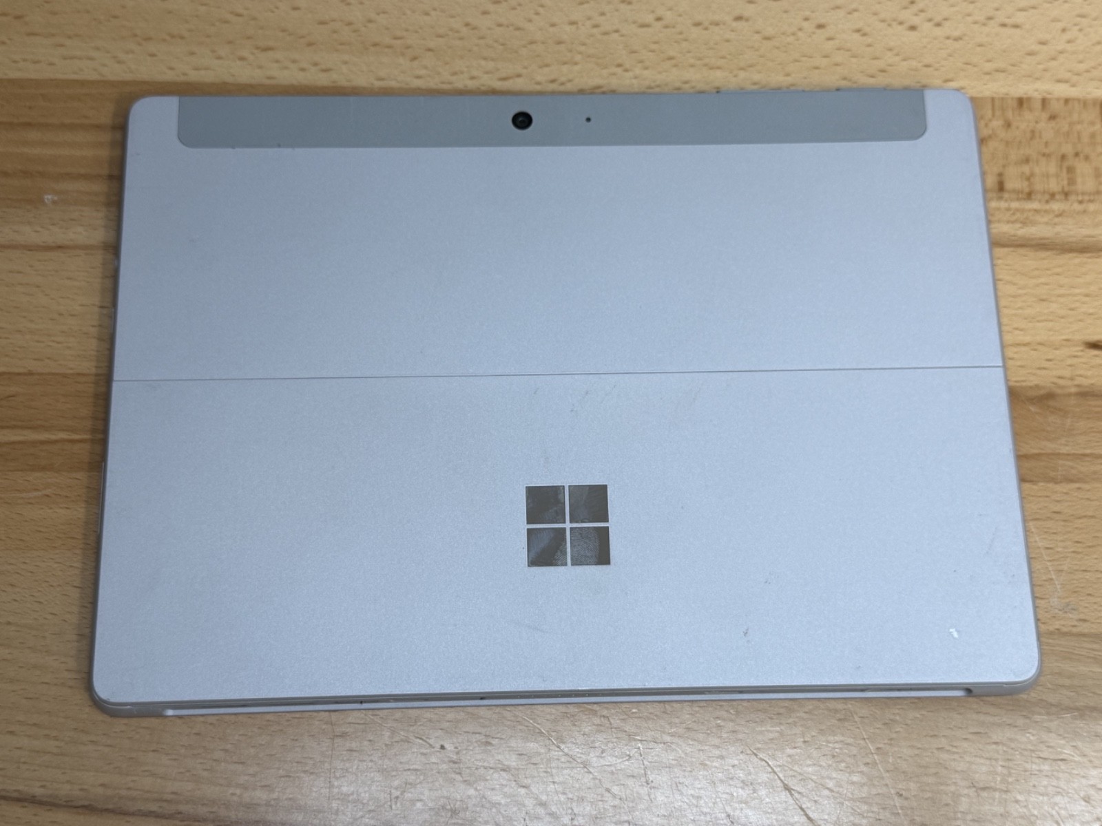 Microsoft Surface Go 1st Gen 1824 10″: Pentium 4415Y, 8GB RAM, 128GB SSD – READ