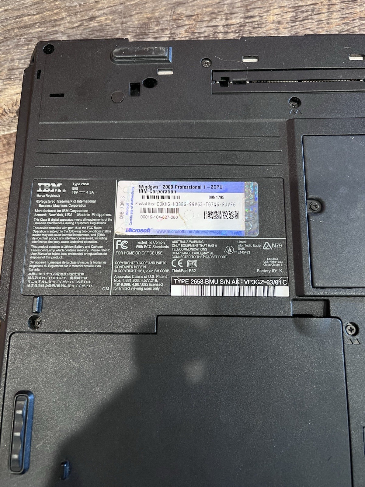 IBM ThinkPad R32 Type 2658 14″ Laptop – Works- 1.80GHz Pentium 4M, 512MB
