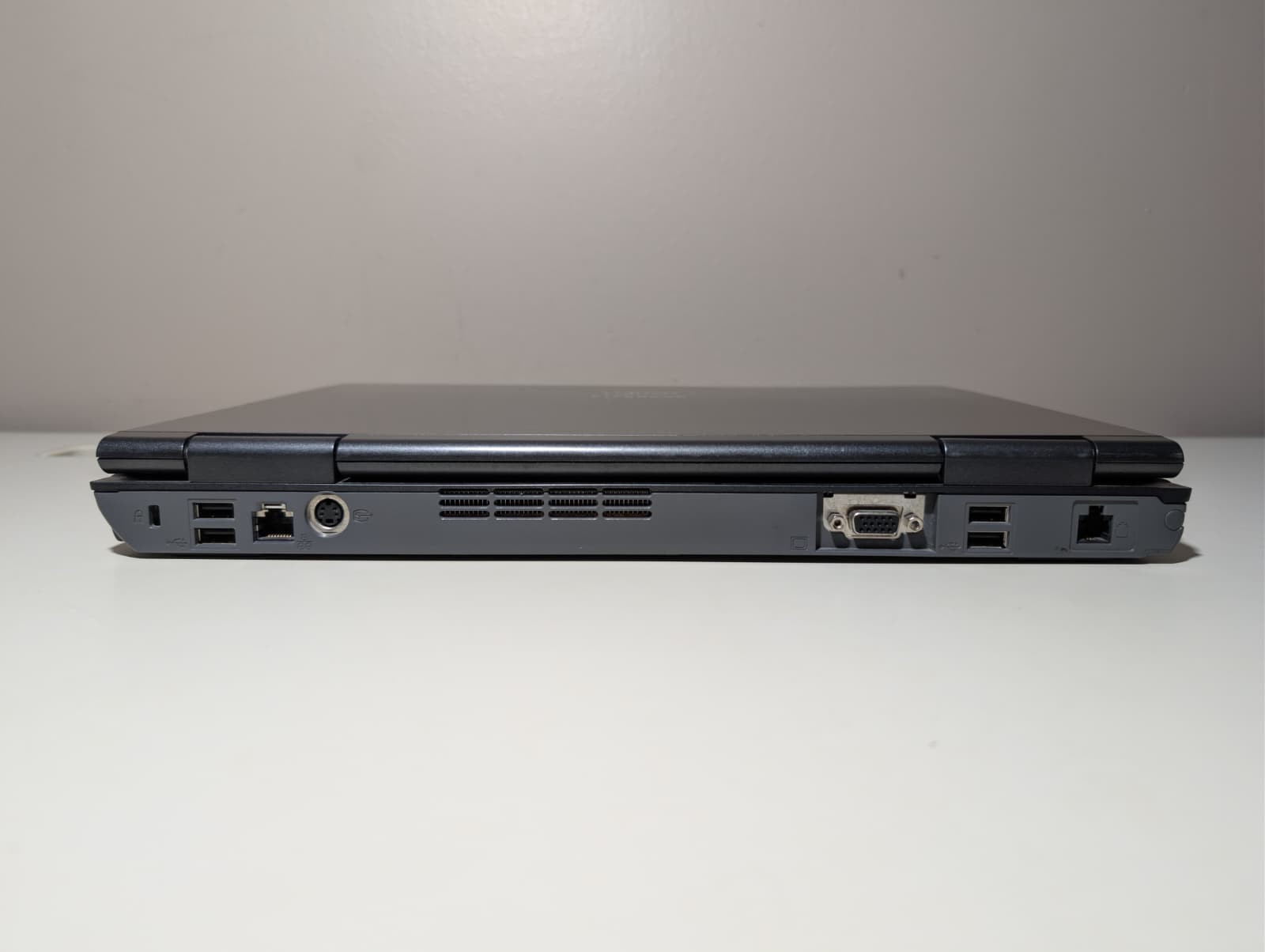 15″ FUJITSU LIFEBOOK A6120 | Core 2 Duo T8100 4GB RAM 500GB HDD | XP 32-Bit DVD