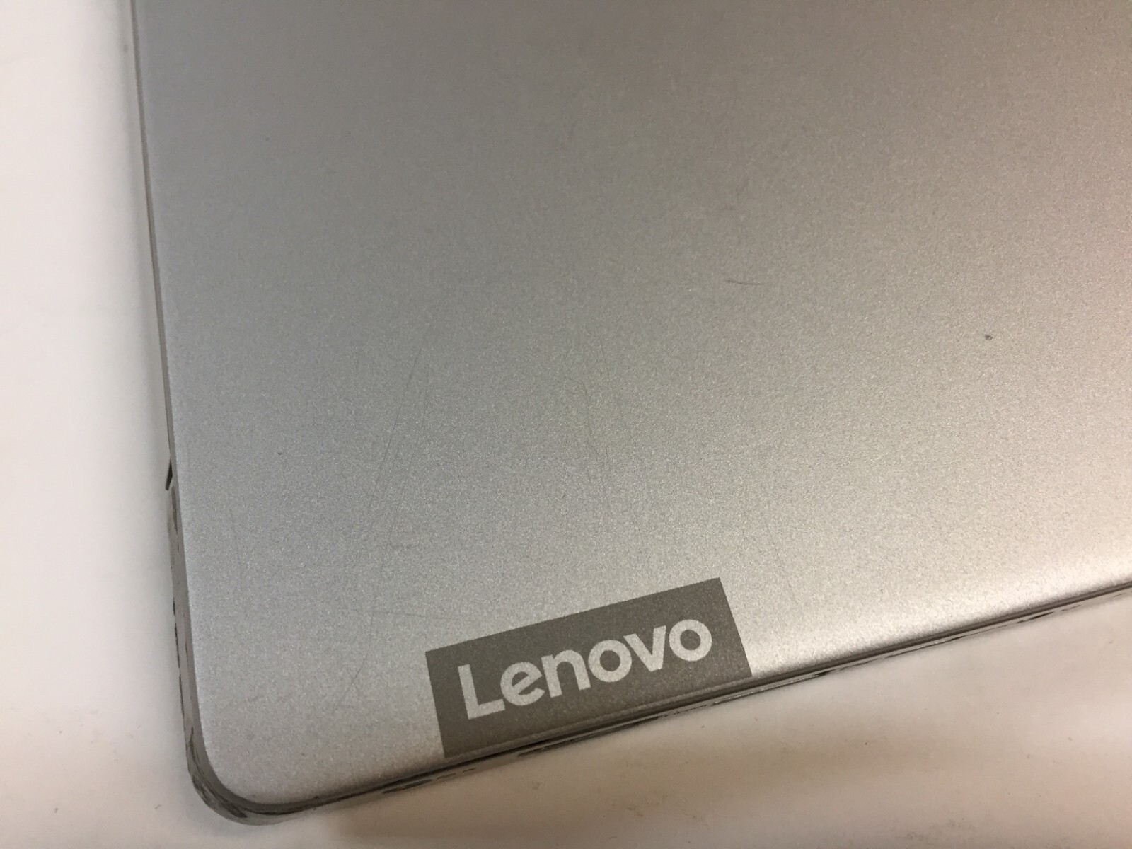 Lenovo ideapad 330S-15IKB Laptop 15.6″ HD/Intel i3-8130U/4G/1TB HDD +16GB Optane