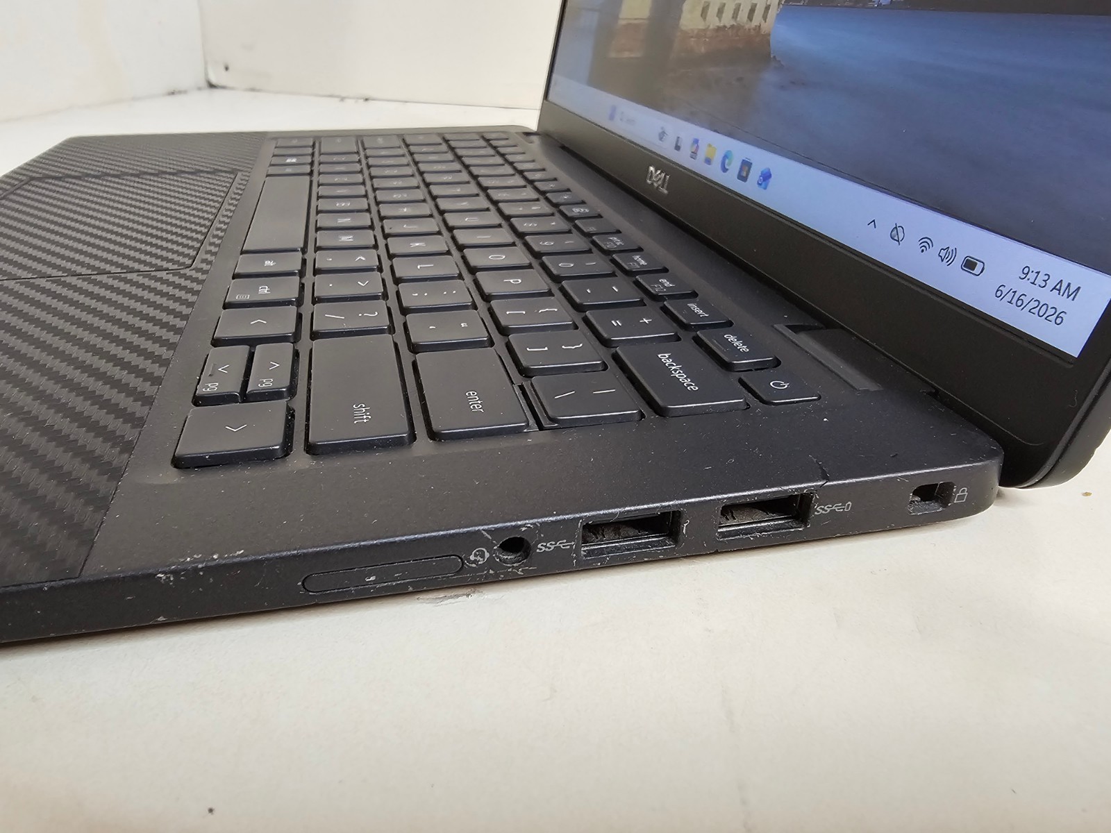 Dell Latitude 7410 Laptop – 1.8 GHz i7-10610U 16GB 256GB SSD WiFi Cam 14″ – SP1