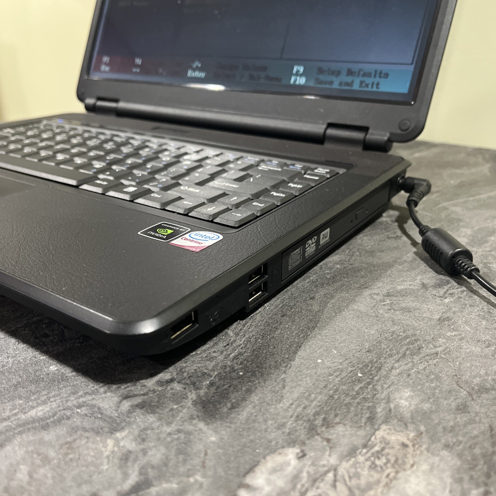 NEXLINK HL90 BOOTS TO BIOS INTEL CENTRINO 2 4GB RAM 15″ Inch Laptop No HDD