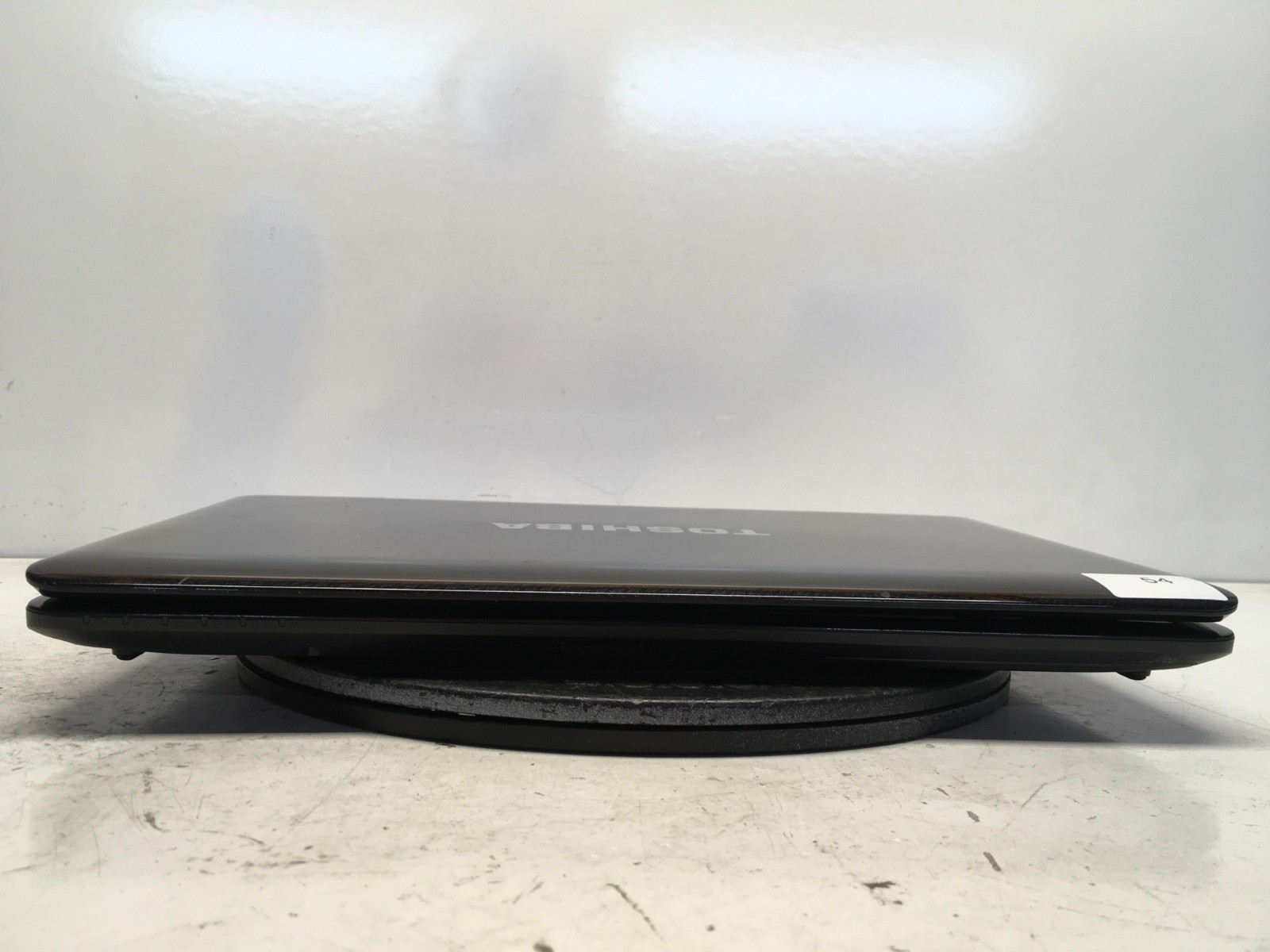 Toshiba Satellite L655-S5071 Intel i3-M350 2.27GHz 8 GB NO HDD