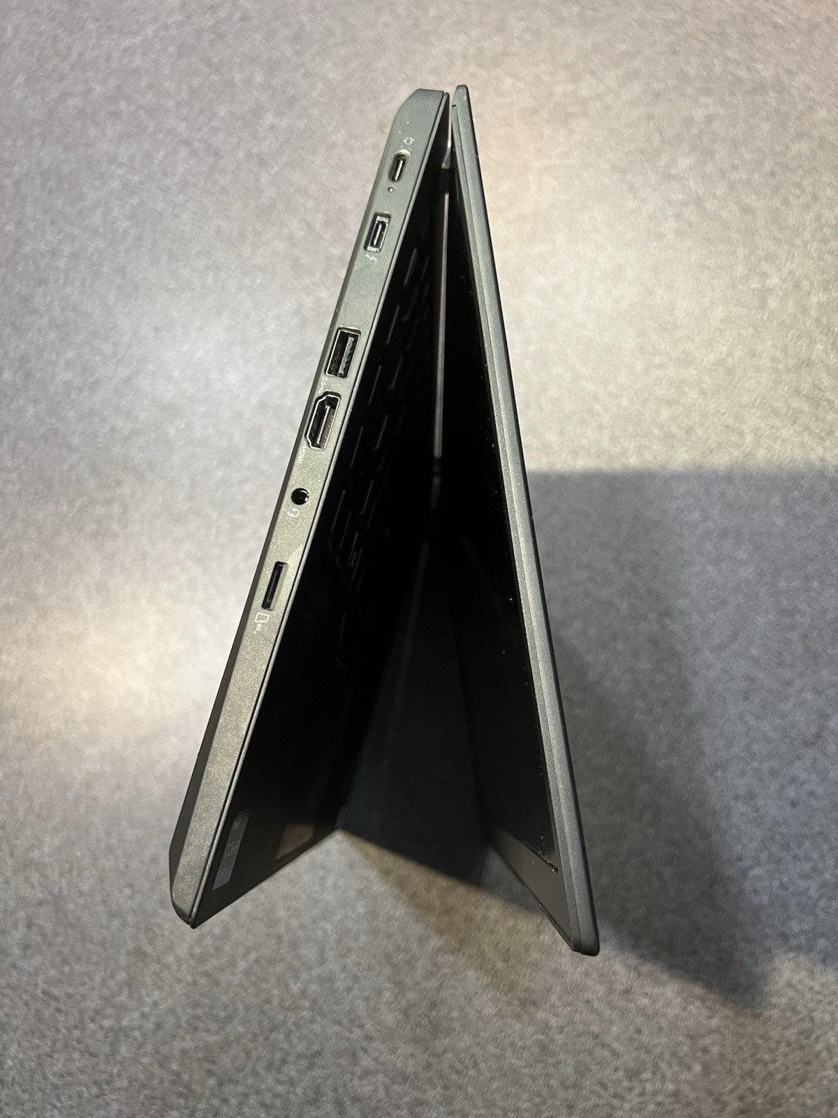 Lenovo ThinkPad P14s Gen 2 14″ FHD i7-1165G7 16GB RAM 477GBSSD NVIDIA T500 Win10