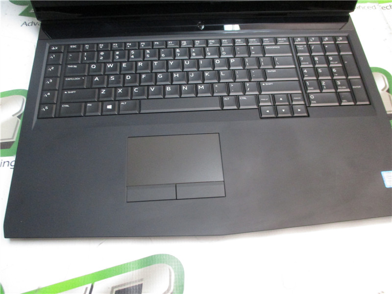 Alienware M17 R4 Laptop i7-7820HK 2.9GHz 32GB 512GB SSD GTX 1080 Win 10 Pro COA