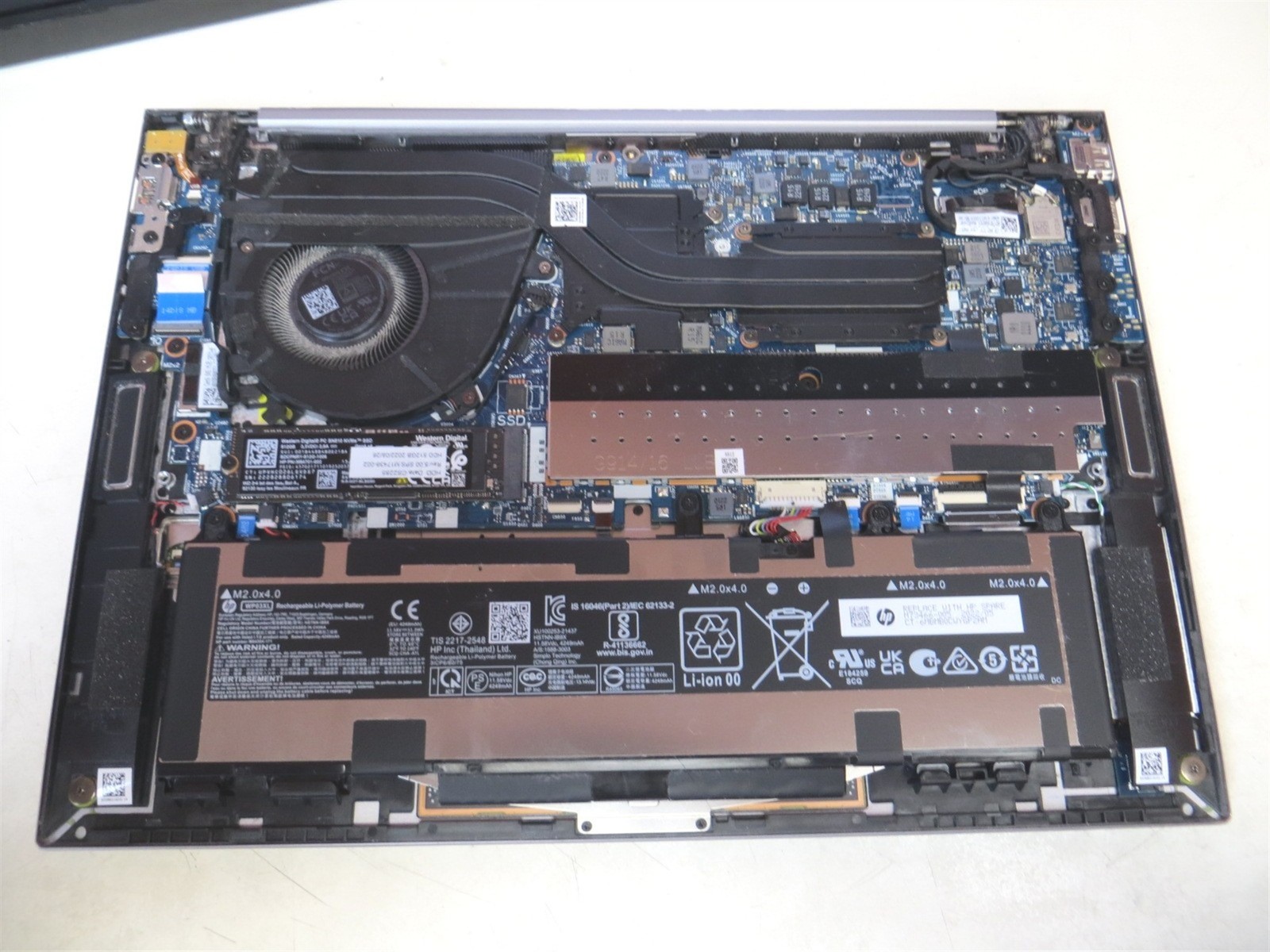 LCD Issues HP ZBook Firefly 14 G9 Intel i7-1265U 4.8GHz 32GB 512GB SSD w/ OS