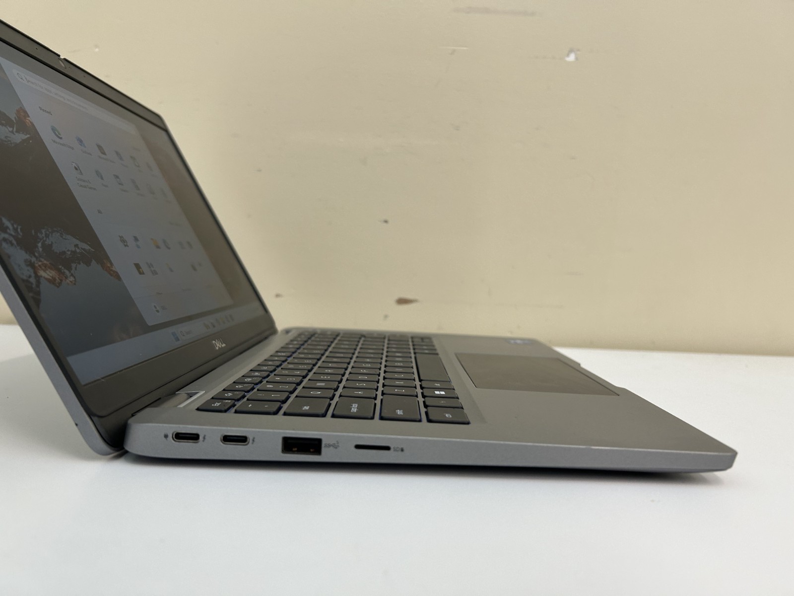 Laptop Dell Latitude 5330 12.5″ Core i5-1245G @1.60Ghz 512GB SSD 16GB RAM Win 11