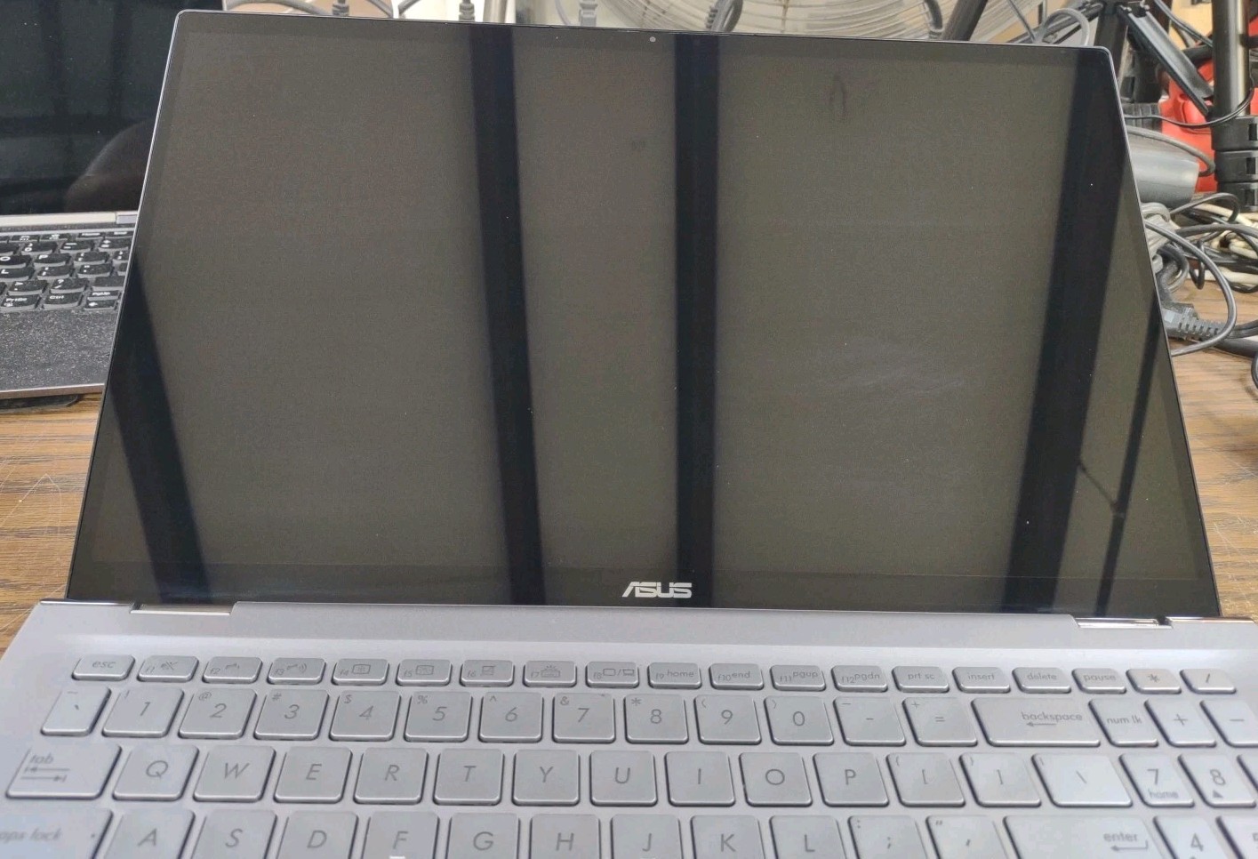 Asus Zenbook Flip 15 Q508U 15.3″ Ryzen 7 5700U 8GB RAM 256GB SSD