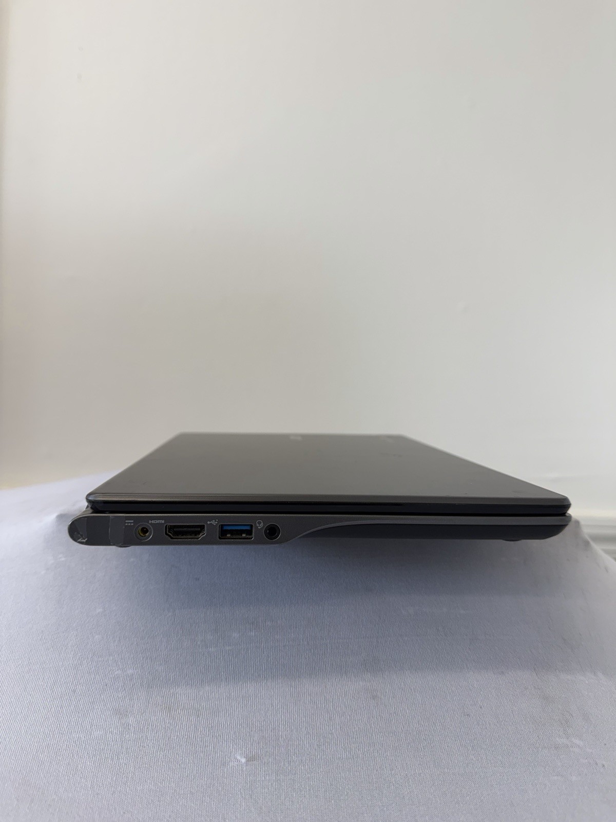 Acer Chromebook C740-C3P1 Laptop – Good Screen – Intel Celeron 3205U – Read Des