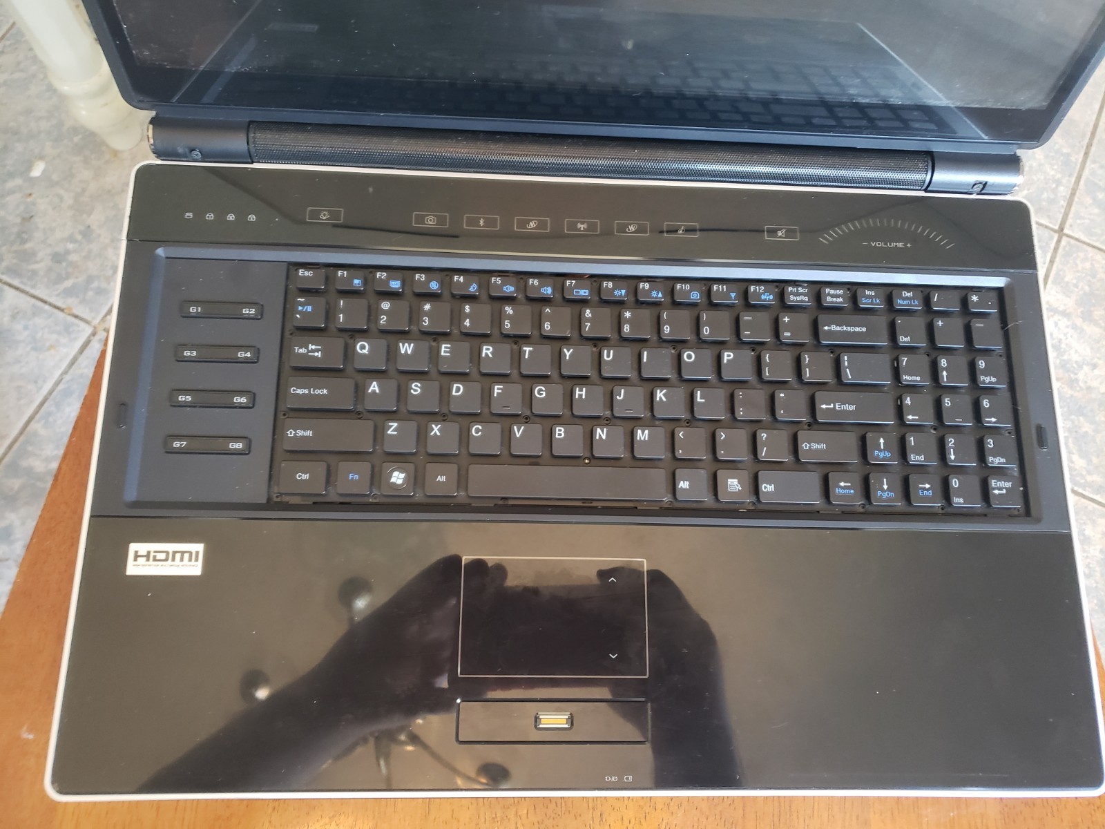 Very Rare Sager m980nu 18.4″ 1080p C2QXE qx9300 2.53ghz 8gb gtx 260m SLI Capable