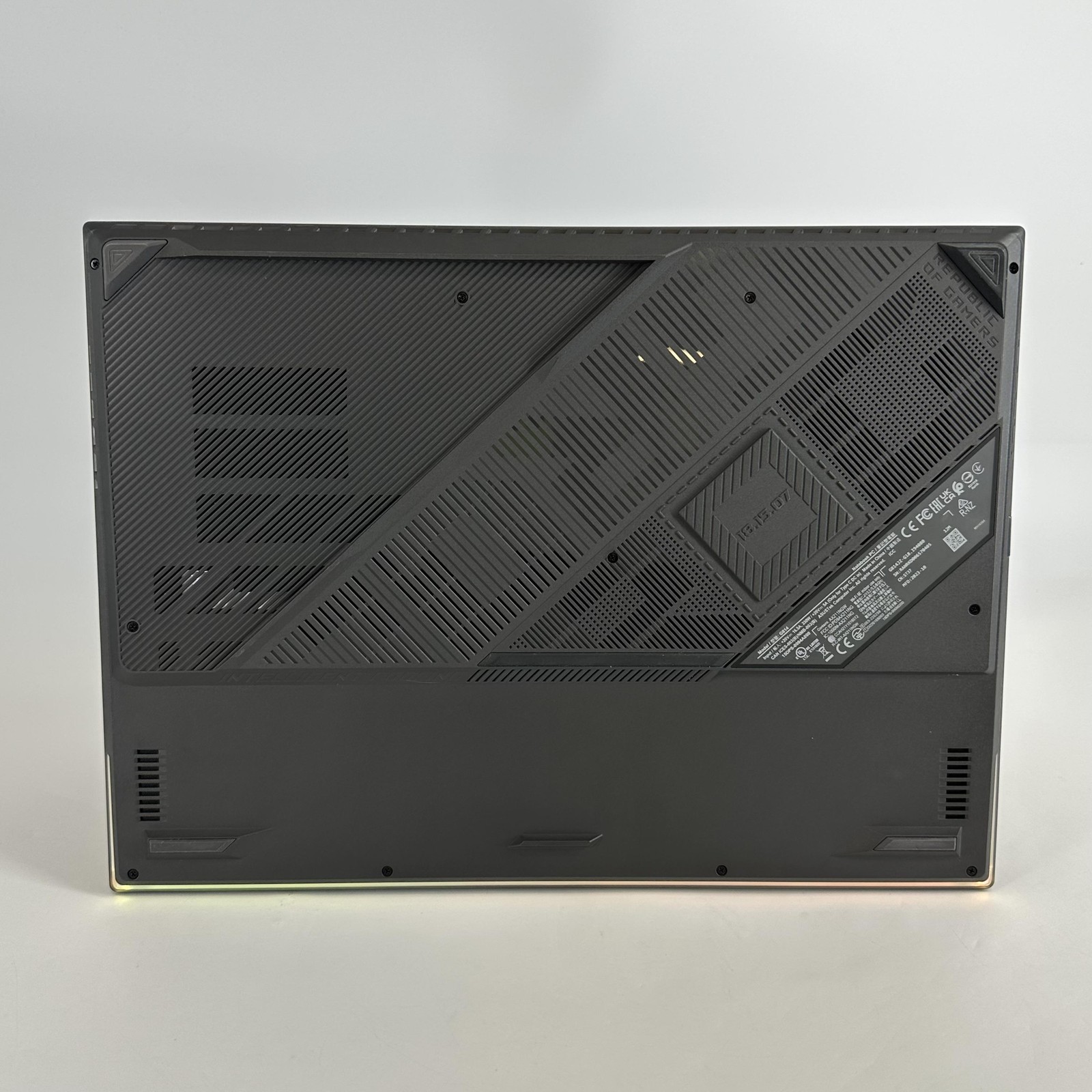 Asus ROG Strix G18 G814 240Hz QHD+ 2.2GHz i9-13980HX 16GB 1TB RTX 4080 LCD BLEED