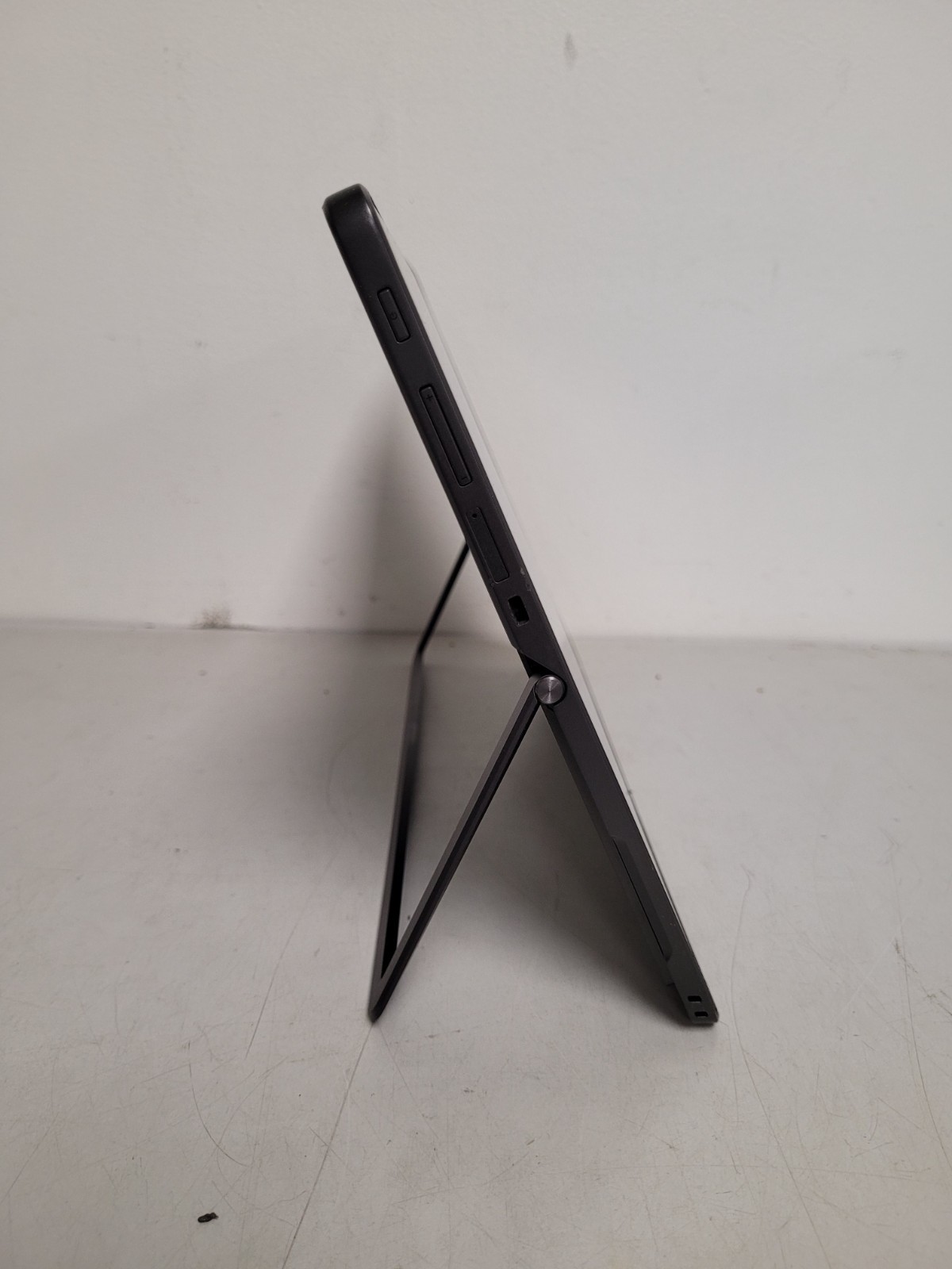 Hp pro x2 612 G2 12″touch i5-7y57 1.2gh 8gb ram no ssd nocharger READ 5CG8171GJF
