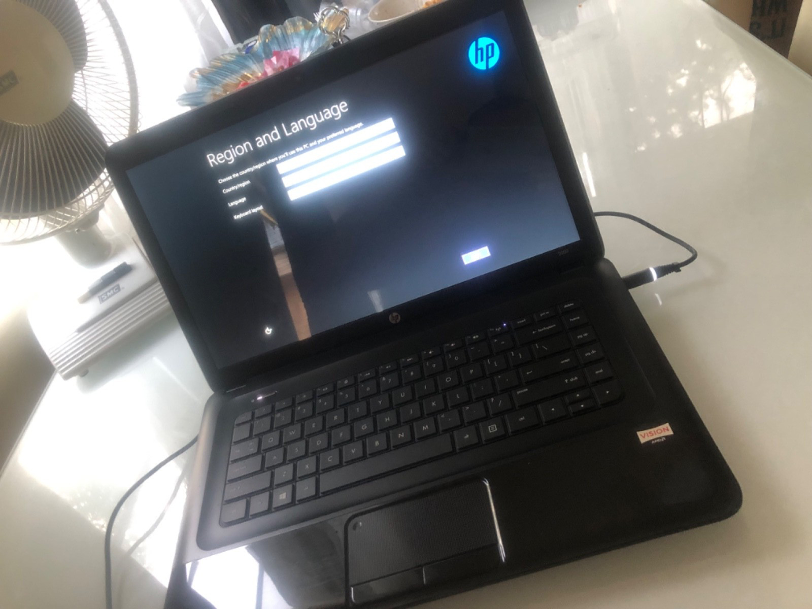 HP 2000 Notebook 15″ AMD E1-1200 1.4GHz 4GB RAM 320GB HDD Windows 8 (Exellent)!!