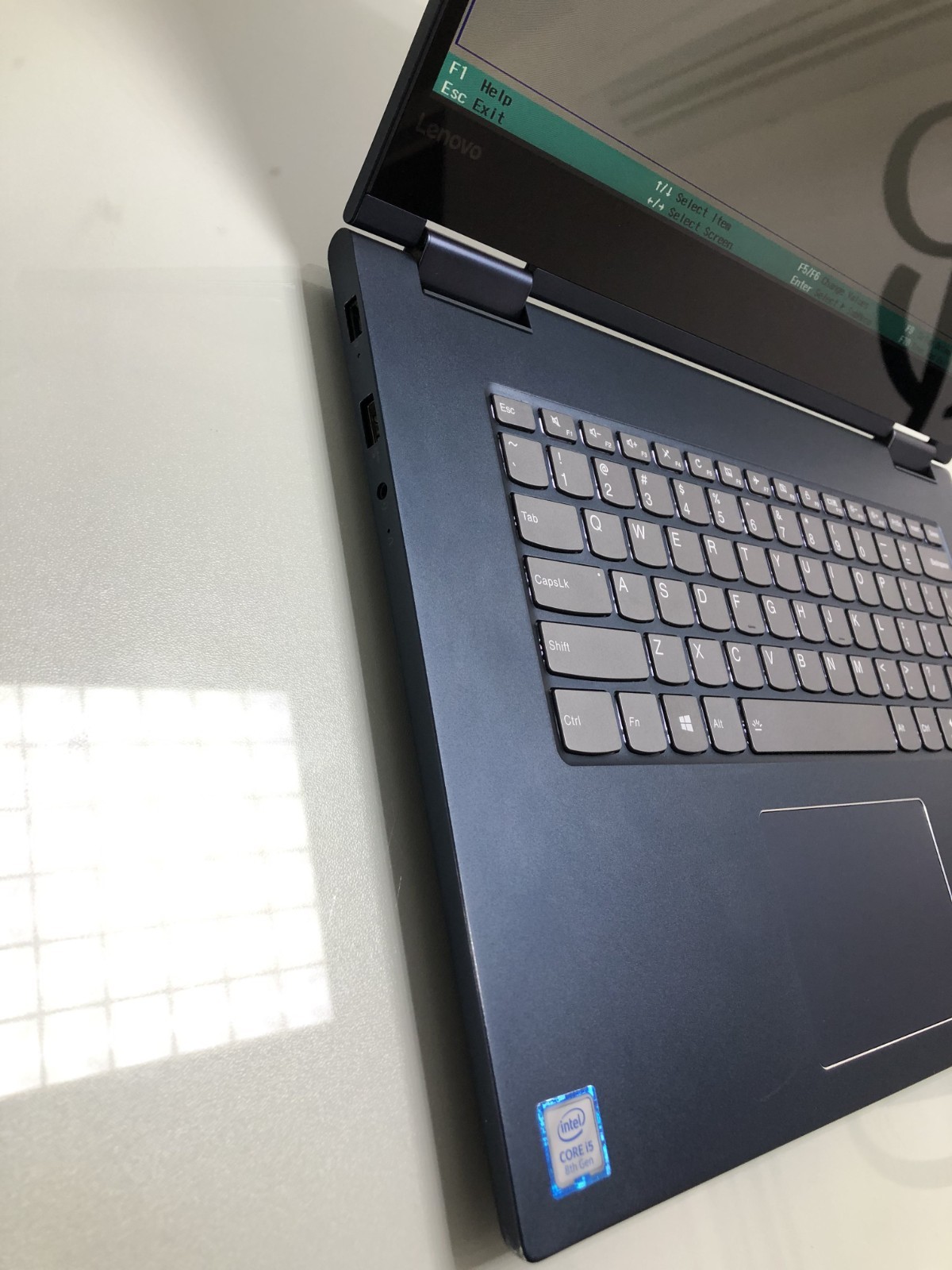 Lenovo Yoga 2-in-1 | Intel i5-8265U | 8GB RAM | 256GB SSD | Touchscree