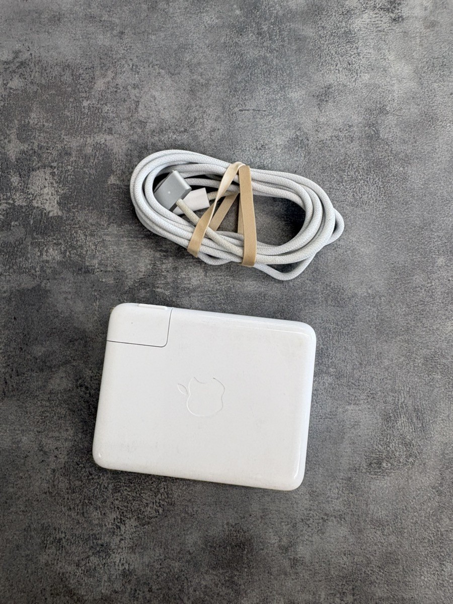 Apple Macbook Pro 16″ (2023) (PD2104370)