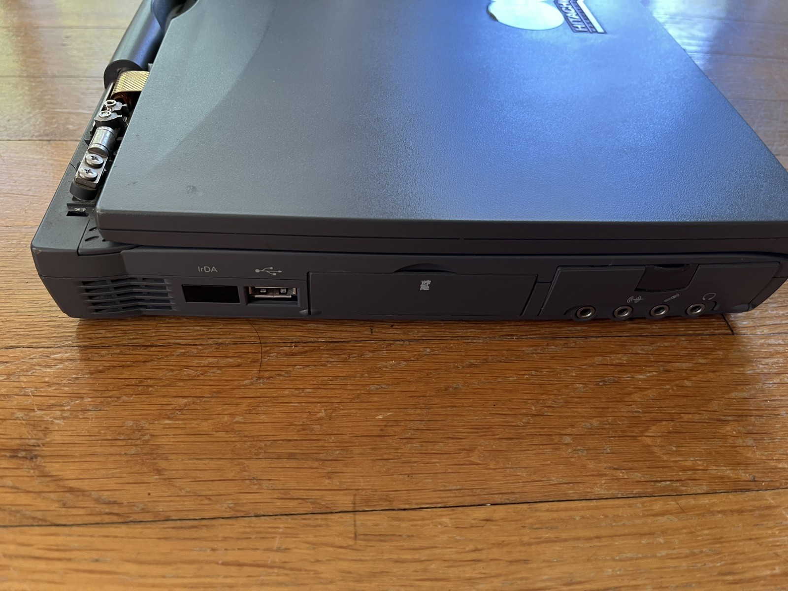 Vintage Hitachi VisionBook Laptop Plus 4000 series Model # 4360X