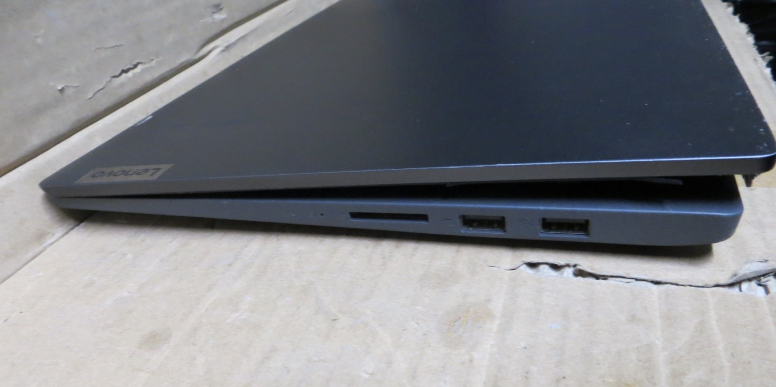 Lenovo IdeaPad 5 15IIL05 15.6in i5-1035G1 8GB for Parts or Repair