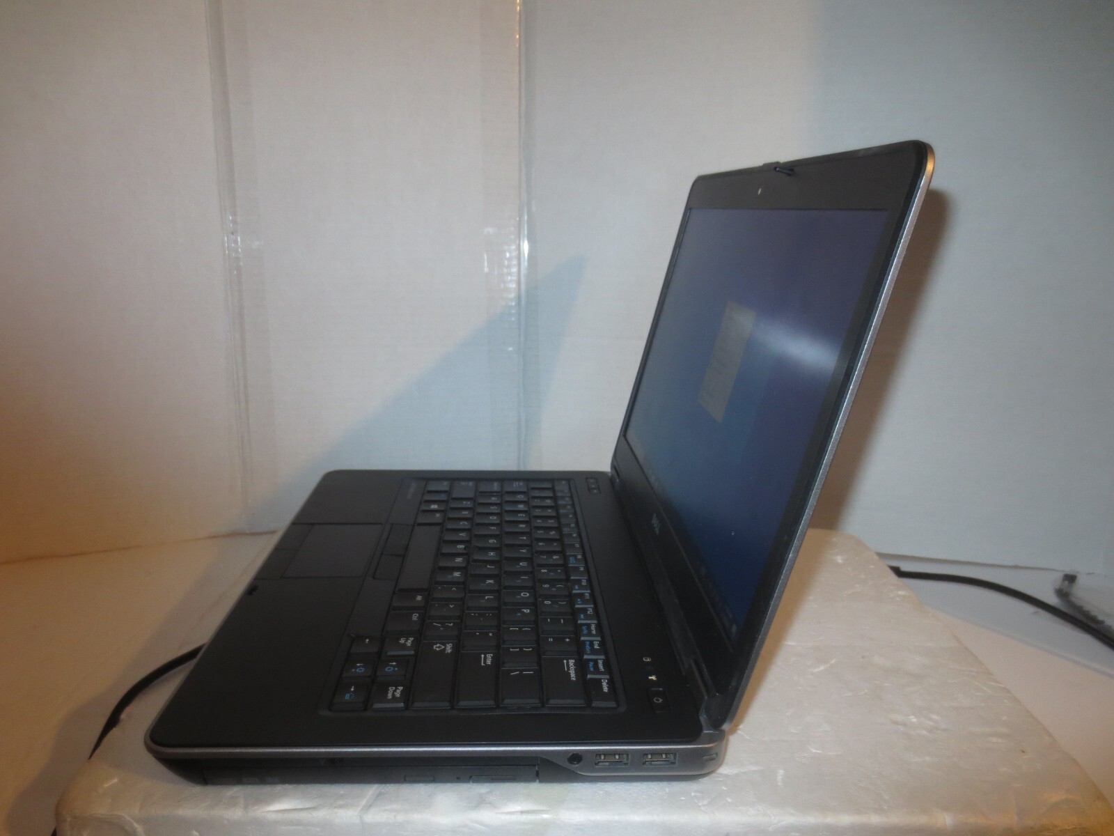 DELL LATITUDE E6440 14″ CORE i5-4310M@2.70GHz 4GB RAM 500GB HDD WINDOWS 10