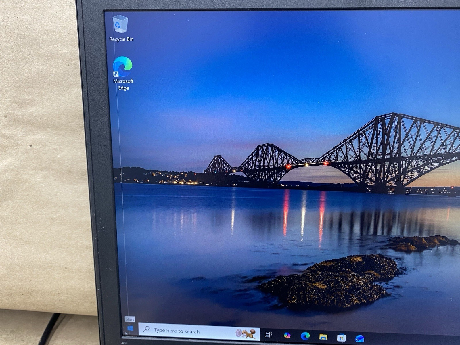 Dell Precision 7520 15.5″ 3840*2460 E3-1575M 8GB – 256GB SSD – Wi10 Pro READ