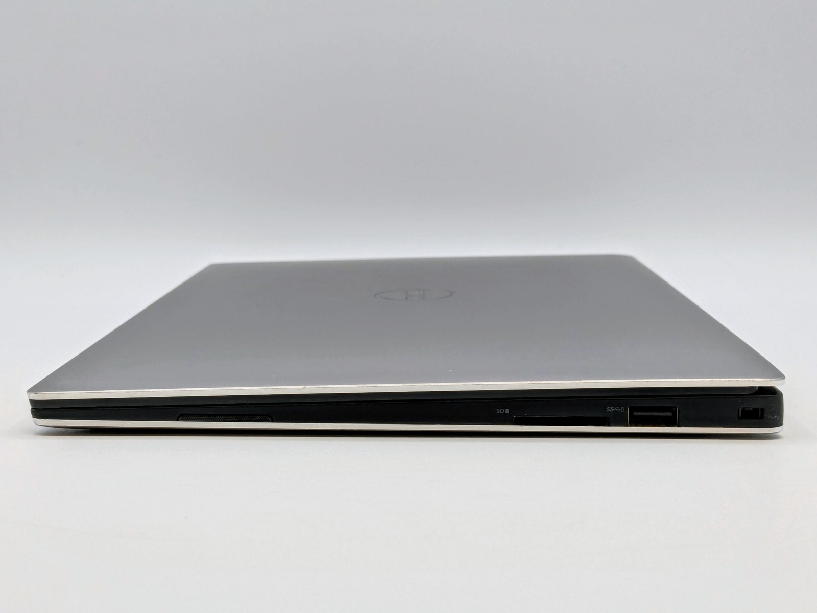 Dell XPS 13 9360 13″ QHD+ Touch I7-7560U 256GB SSD 16GB W10 Webcam Backlit