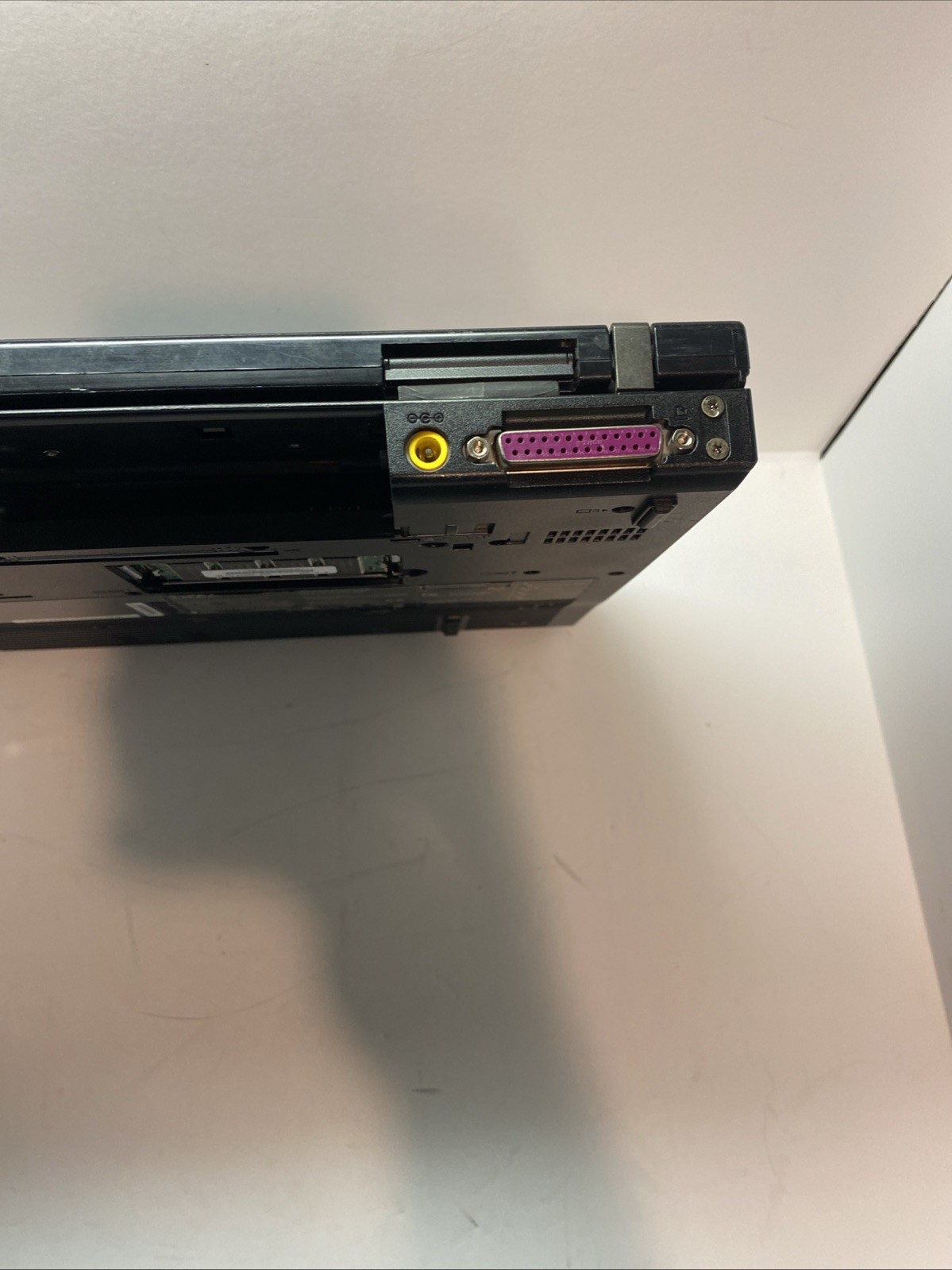 IBM ThinkPad R51 Laptop 15″ WXP no os Celeron 80gb 1024ram Cd extra parts