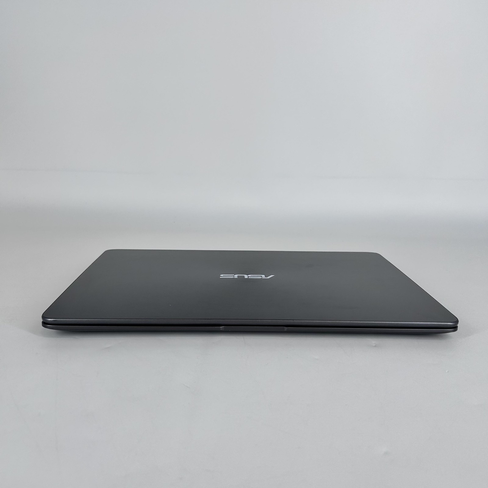 ASUS ZenBook UX430U 14″ FHD i7-8550U 1.80GHz 16GB 512GB SSD MX150 – Bad Battery
