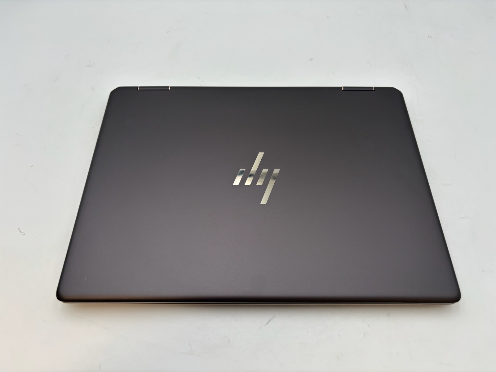 HP Spectre x360 2-in-1 14-ef2013dx 13.5″ 512 GB SSD 16 GB RAM i7-1355U