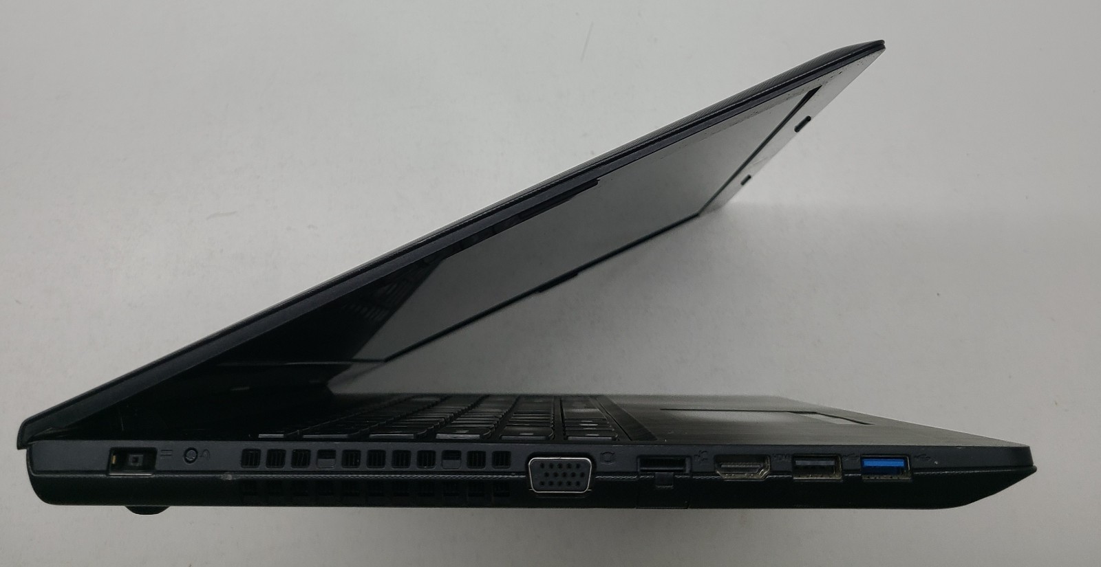 Lenovo G50-45 15.6″ Laptop AMD A6-6310 8GB RAM NO HD/OS/BATT Bad Screen (FL)