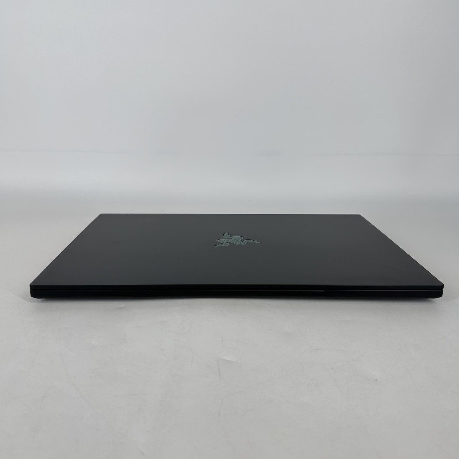 Razer Blade 16 240Hz QHD+ 2.0 GHz Ryzen AI 9 365 32GB 1TB SSD NVIDIA RTX 5070 Ti
