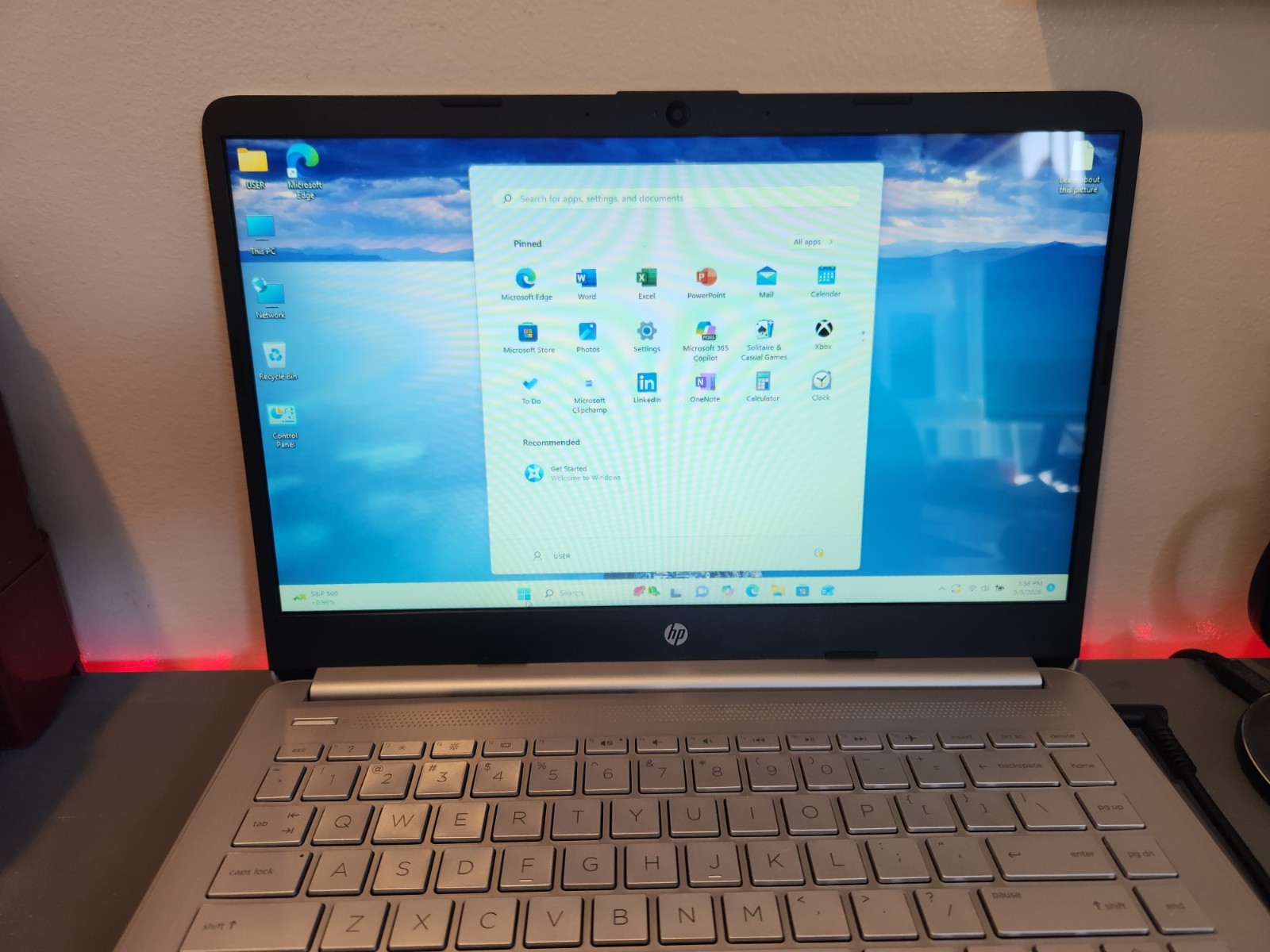 HP 14-DQ0075nr 14″ Laptop Intel Pentium SilverN5030 4GB RAM 64GB eMMC Win11Pro