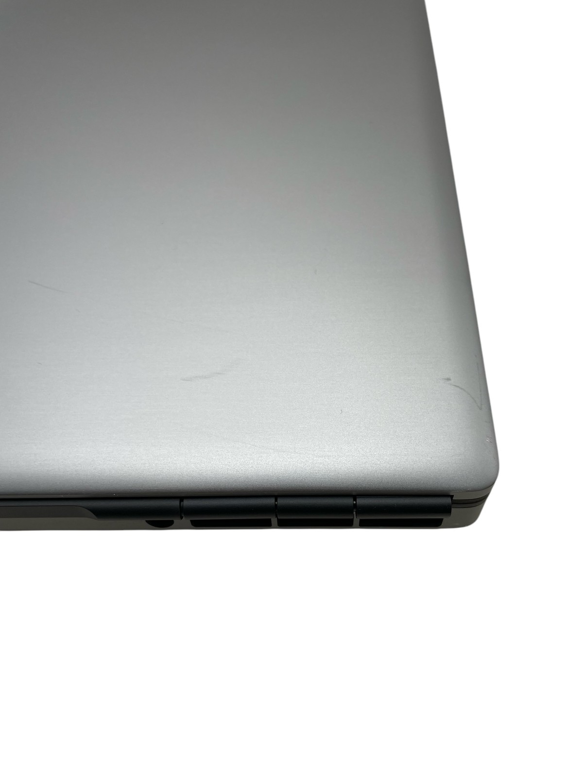 DELL PRECISION 7560 i7-11850H 2.50GHz 16GB 256GB–GRADE D