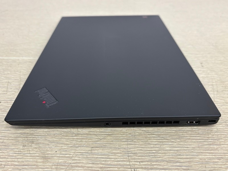 Lenovo ThinkPad X1 Carbon Gen 6 i5-8350U 1.70GHz 8GB 256GB No OS (w/ Issues)